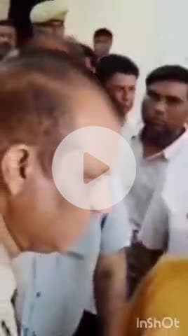 पलिया: इंसाफ की जंग में आग लगाने को मजबूर हुआ किसान, तहसील परिसर में आत्मदाह का किया प्रयास, मचा हड़कंप