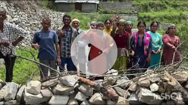 डुंडा: सिमलसारी गैर मुंगरसंती मोटर मार्ग के प्रतिकर की मांग को लेकर काश्तकारों का धरना प्रदर्शन आठवें दिन भी जारी रहा