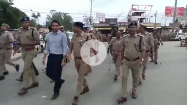 मंझनपुर: संवेदनशील पर्व पर चौकस प्रशासन: मोहर्रम से पहले मंझनपुर में पुलिस ने किया फ्लैग मार्च, लोगों से संवाद कर दिलाया भरोसा