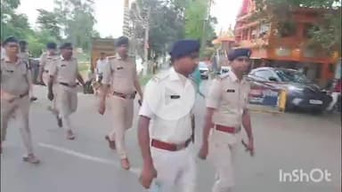 बिक्रम: बिक्रम में नगर पंचायत चुनाव से पहले स्थानीय पुलिस पदाधिकारी ने निकाला फ्लैग मार्च