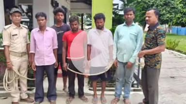 आज़मनगर: आजमनगर: चेक पोस्ट के पास पुलिस ने 86 लीटर विदेशी शराब के साथ पांच तस्करों को किया गिरफ्तार