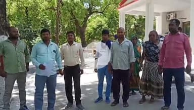 बहराइच: सागर निवासी ग्रामीण पहुंचे जिलाधिकारी कार्यालय तालाब में हो रहा है मिट्टी खनन को रोके जाने कि की शिकायत #jansamasya