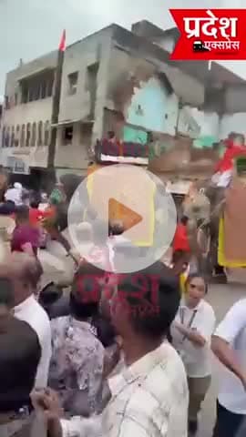 **प्रदेश एक्सप्रेस* 🚂

 अहमदाबाद में जगन्नाथ रथयात्रा में हाथी बेकाबू, भारी भीड़ के बीच हाथी के बेकाबू होने से मचा हड़क