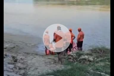 बलरामपुर: राप्ती नदी में ग्राम मझारी वांछिल की 19 वर्षीय युवती के डूबने की आशंका, एसडीआरएफ टीम दो दिन से चला रही रेस्क्यू ऑपरेशन