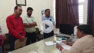 खरगौन: ग्राम शिवना में करंट से मौत मामले में दो विद्युतकर्मियों की हुई गिरफ्तारी, निष्पक्ष जांच की मांग हेतु दिया गया ज्ञापन