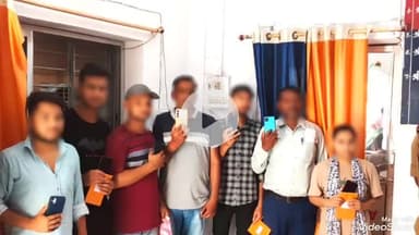 मिर्ज़ापुर: कटरा कोतवाली पुलिस ने 2 लाख कीमत के 16 गुमशुदा मोबाइल किए बरामद, मोबाइल स्वामियों को सुपुर्द किए