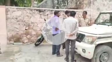 मारवाड़ जंक्शन: मारवाड़ जंक्शन के अखावास गांव में खेत में मिला युवक का संदिग्ध शव, पुलिस ने मौके पर लिया कब्जे में