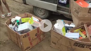 रामगंजमण्डी: थाने से 100 मीटर दूर चोरों ने वेंन का लॉक तोड़कर लाखों की मोबाइल एसेसिरिज चुराई, रेलवे कॉलोनी से 3 बाइक भी ले गए