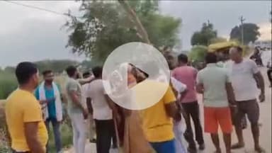 मंझनपुर: दरियापुर में किसी बात को लेकर दो पक्षों में बवाल, चले लाठी-डंडे और लात-घूंसे, वीडियो सामने आने पर पुलिस जांच में जुटी