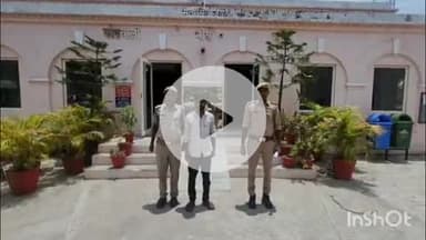 पलिया: भीरा कोतवाली पुलिस ने दुष्कर्म और पाक्सो एक्ट के मामले में वांछित अभियुक्त को मुड़िया चौराहे से किया गिरफ्तार