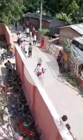 शिवहर: रा० उ० मा० वि० में लाठी-डंडों से लैस बदमाशों का वीडियो, 2 नामजद व 10 अज्ञात पर FIR, 3 गिरफ्तार