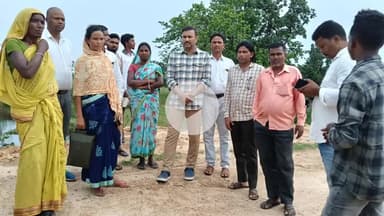 राहे: भेलकी गांव में आजसू पार्टी कार्यकर्ता के श्राद्ध कर्म में पूर्व उपमुख्यमंत्री सुदेश महतो ने दी श्रद्धांजलि