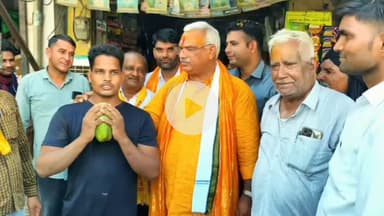 सीकरी: गृह राज्य मंत्री जवाहर सिंह के सामने कस्बा सीकरी में मुकीम खान ने अपने सिर में मारकर तोड़े नारियल