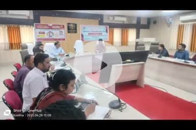 बलरामपुर: मुख्य विकास अधिकारी की अध्यक्षता में संचारी रोग नियंत्रण अभियान समिति की कलेक्ट्रेट में हुई बैठक