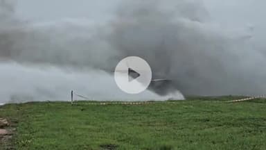 इंदौर: अहमदाबाद प्लेन हादसे के बाद इंदौर एयरपोर्ट पर आपातकाल से निपटने के लिए की गई मॉक ड्रिल