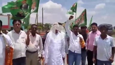 दरभंगा: दरभंगा के बाजार समिति चौक पर राजद कार्यकर्ताओं ने मनोनीत प्रदेश अध्यक्ष का किया स्वागत