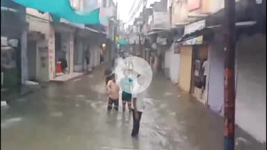 मोठ: गुरसराय नगर का मुख्य बाजार जलमग्न, दुकानों में भरा पानी