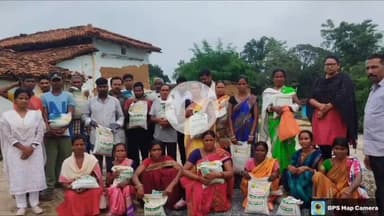 लोहरदगा: कोटा, बलसोता और भौरों में कृषि विभाग ने किसानों को मडुआ और मक्का बीज का वितरण किया