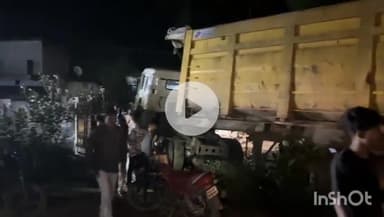 उदयपुर धरमजयगढ़: धरमजयगढ़ कालोनी में बेकाबू ट्रेलर वाहन ने बाइक चालक को टक्कर मारते हुए घर में घुसा, बाइक चालक बुरी तरह घायल