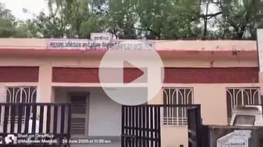 मांगरौल: मूडंली गांव के लोगों ने मुख्य सड़क मार्ग पर पुलिया के खाल में नाला बनाने को लेकर उपखंड कार्यालय अंता में दिया ज्ञापन