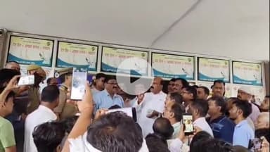 मंझनपुर: खाद व्यापारियों ने फर्टिलाइजर में जबरन टैगिंग के विरोध में एक दिवसीय हड़ताल की, मंझनपुर में सौंपा ज्ञापन