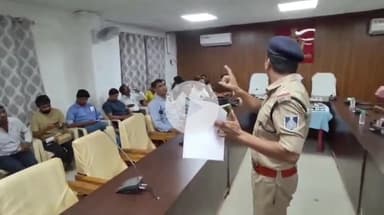 खरगौन: खरगोन में साइबर जागरूकता अभियान, एसपी धर्मराज मीणा के नेतृत्व में पुलिस ने दी ज़रूरी जानकारी