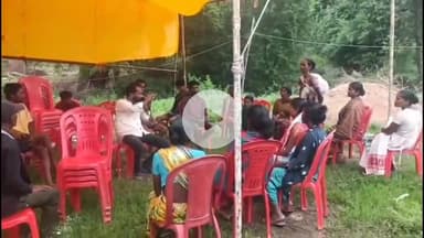 कुडू: बडमारा में ट्रैक्टर हादसे में युवक की मौत, सांसद प्रतिनिधि लाल विकास नाथ साहदेव ने परिजनों को मदद का भरोसा दिया