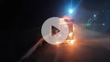 लाडपुरा: नया गांव टोल प्लाजा के निकट देर रात लोडिंग पिकअप में लगी आग, चालक ने कूदकर बचाई जान, दमकल ने मौके पर पाया काबू