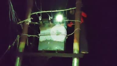 टेहरोली: बंगरा बंगरी में शिकायत पर जेई के निर्देशन में विद्युत कर्मी ने ग्रामीणों की समस्या का किया समाधान