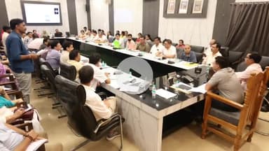 रामपुर: डीएम ने सभागार में जिला कार्यक्रम अधिकारी के साथ बैठक की, पोषाहार लाभार्थियों को करनी होगी ई-केवाईसी -डीएम