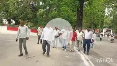 बहराइच: कलेक्ट्रेट कार्यालय पहुंचे फुटकर खाद विक्रेता संघ के पदाधिकारियों ने 10 सूत्री मांगों का मजिस्ट्रेट को सौंपा ज्ञापन