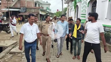 मंझनपुर: कांवड़ यात्रा और मोहर्रम को लेकर प्रशासन सतर्क, डीएम-एसपी ने अफजलपुरवारी में जुलूस मार्गों का किया निरीक्षण