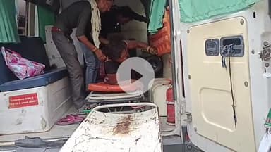 जलेसर: एटा गांव इसौली के समीप सामने आ रहे वाहन को बचाने के कारण ई-रिक्शा अनियंत्रित होकर पलटा, महिला सहित 3 लोग गंभीर घायल