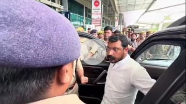 मंझनपुर: लोहंदा कांड मामले में पीड़िता से मिलने आ रहे सांसद चंद्रशेखर आजाद को प्रयागराज एयरपोर्ट पर रोका गया