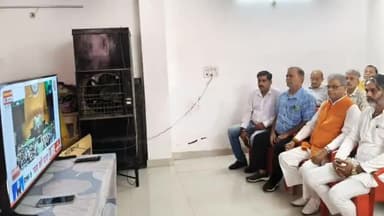 बरेली: भाजपा महानगर के 9 मंडलों में मन की बात, डॉ. श्यामा प्रसाद मुखर्जी के चित्र पर पुष्पांजलि अर्पित कर वृक्षारोपण किया गया