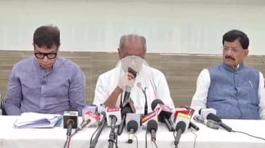 पटना ग्रामीण: पूर्व मुख्यमंत्री दिग्विजय सिंह ने लालू प्रसाद यादव से चुनाव आयोग से मिलने का अनुरोध किया, सदाकत आश्रम में दी जानकारी