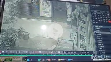 नवादा: नगर थाना क्षेत्र के पुरानी कचहरी रोड से एक बाइक चोरी की पूरी घटना कैमरे में कैद हुई