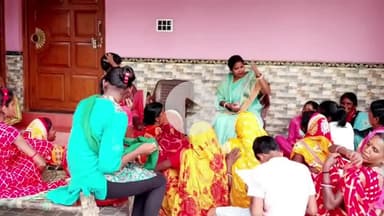 बलियापुर: कुंवरडीह गांव में विभिन्न समस्याओं को लेकर महिलाओं की बैठक, प्रखंड उप प्रमुख आशा देवी भी उपस्थित