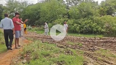 झांसी: कारगुवां जी के स्थानीय लोग जर्जर रोड व नाले की समस्या से परेशान, कहां- बारिश में जलीय जीव जंतुओं से रहता खतरा#jansamasya