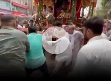 रथयात्रा मेला में प्रभु का दर्शन पूजन कांग्रेस प्रदेश अध्यक्ष अजय राय ने किया, खींचा रथ