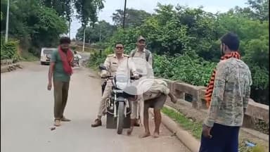 उचेहरा: अकहा गांव के पास डाउन ट्रैक पर ट्रेन से गिरकर 22 वर्षीय युवक की मौत