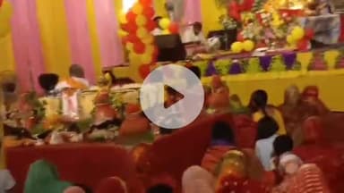 बलिया: सदानंदपुर बड़ी ठाकुरबारी परिसर में संगीतमय श्रीमद् भागवत कथा में उमड़ी श्रद्धालुओं की भीड़