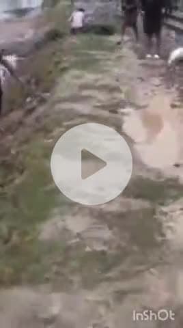 पलिया: रेल ट्रैक पर बाढ़ का खतरा बढ़ा, अतरिया गांव के पास शारदा नदी का कटाव तेज, किसानों में दहशत, बचाव कार्य शुरू