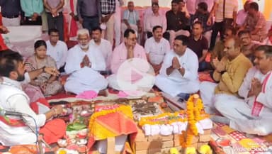 मिर्ज़ापुर: जल शक्ति मंत्री स्वतंत्र देव सिंह ने विंध्याचल के परसिया में पर्यटन विभाग के कार्यालय का भूमि पूजन किया