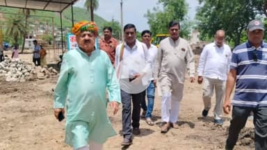 बूंदी: वन विभाग कार्यालय के सामने भाजपा के पूर्व विधायक अशोक डोगरा ने कायन हाउस कार्यों का किया निरीक्षण