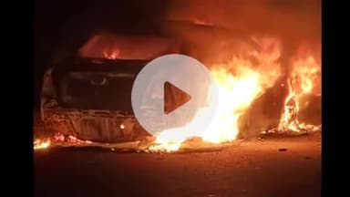 सिराथू: सैनी इलाके में हाइवे पर दौड़ रही कार आग का गोला बनी, दो लोगों ने कूदकर बचाई जान, हाइवे रहा बाधित