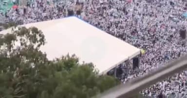 पटना ग्रामीण: वक्फ कानून के खिलाफ गांधी मैदान में मुसलमानों की भारी भीड़, काली पट्टी बांध पहुंचे तेजस्वी