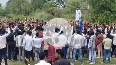 सिराथू: लोहन्दा गाँव के करीब भारी संख्या में जुटे भीम आर्मी के कार्यकर्ता, प्रशासन ने चंद्रशेखर रावण को प्रयागराज में रोका