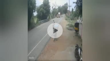 போளூர்: கோட்டைமேடு பகுதியில் லாரியும் டாட்டா ஏசி வாகனமும் நேருக்கு நேர் மோதி விபத்து சிசிடிவி காட்சி