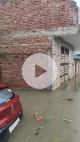 बीसलपुर: बारिश के बाद बीसलपुर के कई मोहल्ले टापू में तब्दील, घरों में घुसा गंदा बदबूदार पानी, सामने आया वीडियो